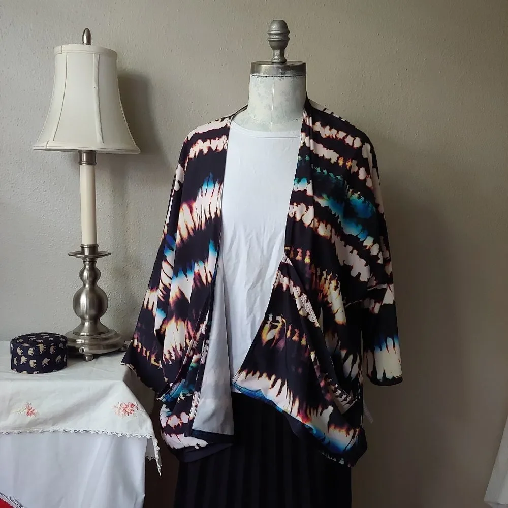 Lucy Activewear Unhindered Wrap Multi Fire Dance - Picture 2 of 15